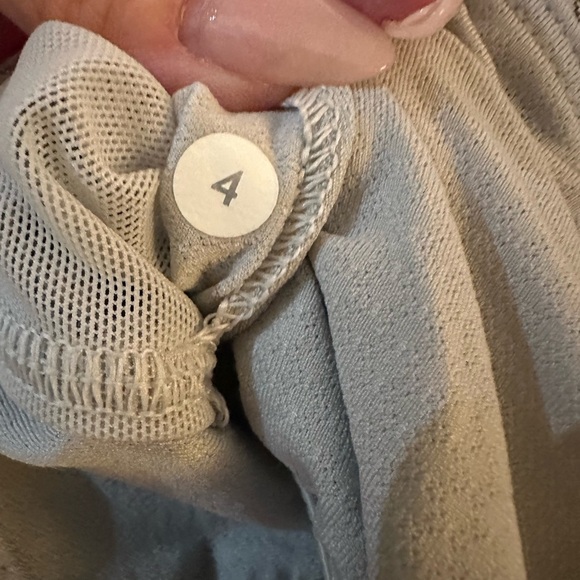 Lululemon Dancing Warrior Tank Top Heathered Black / Raspberry Glow, Size 4 NWT - Picture 8 of 8